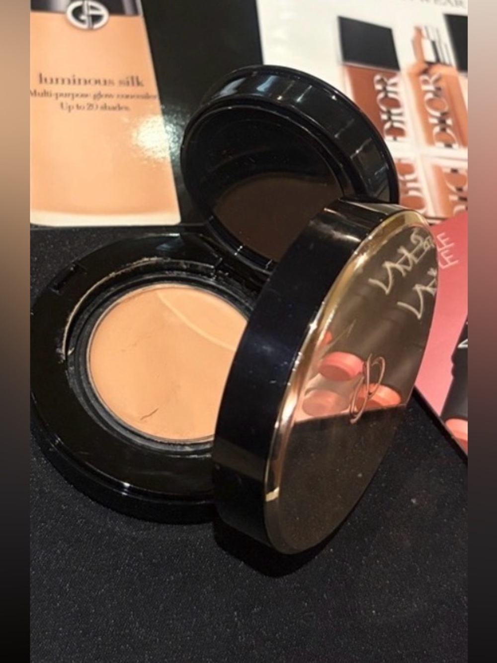 Cle de peau WB20 concealer compact radiant cream to powder foundation & extras